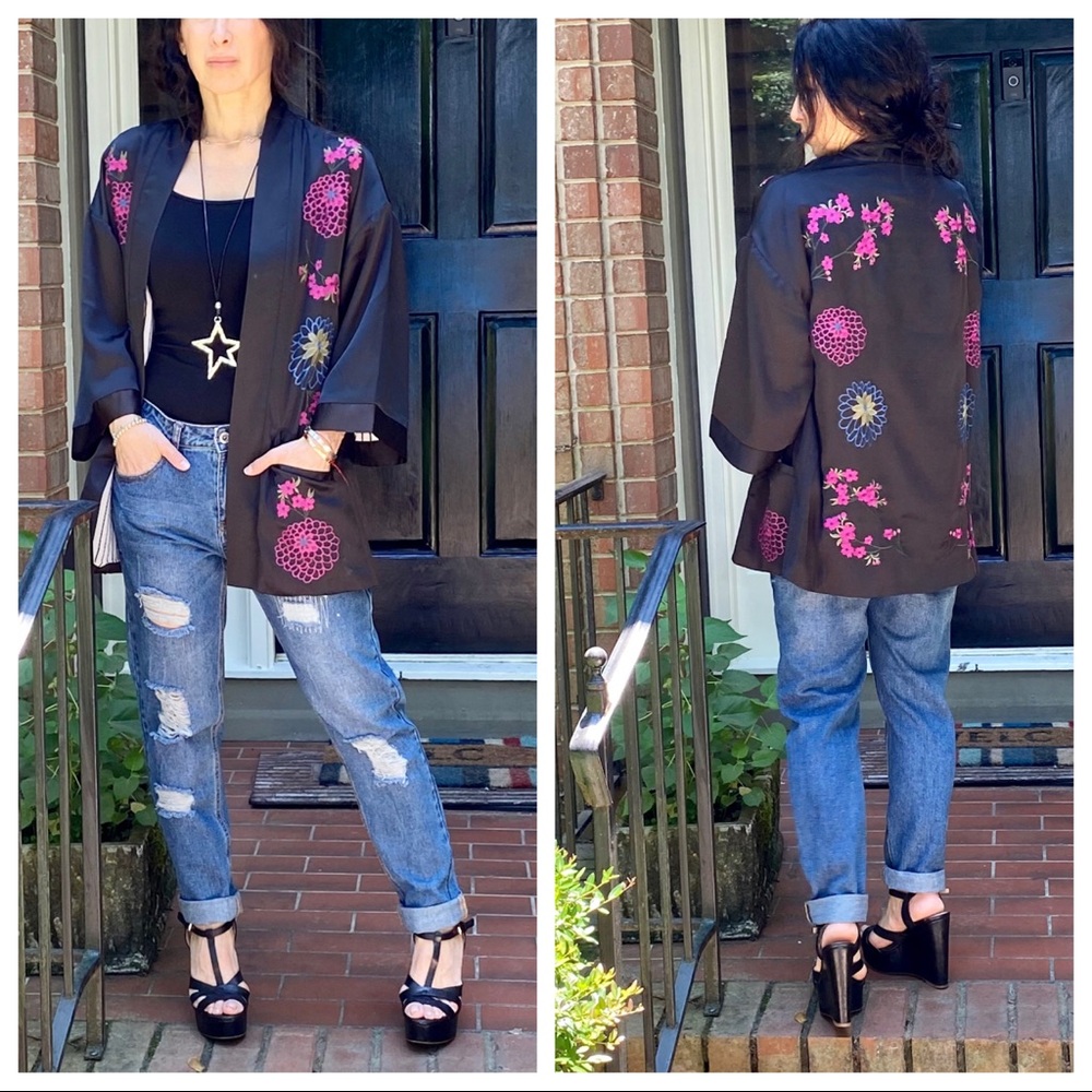 FABULOUS EMBROIDERED KIMONO WITH SIDE POCKETS - Picture 2 of 7